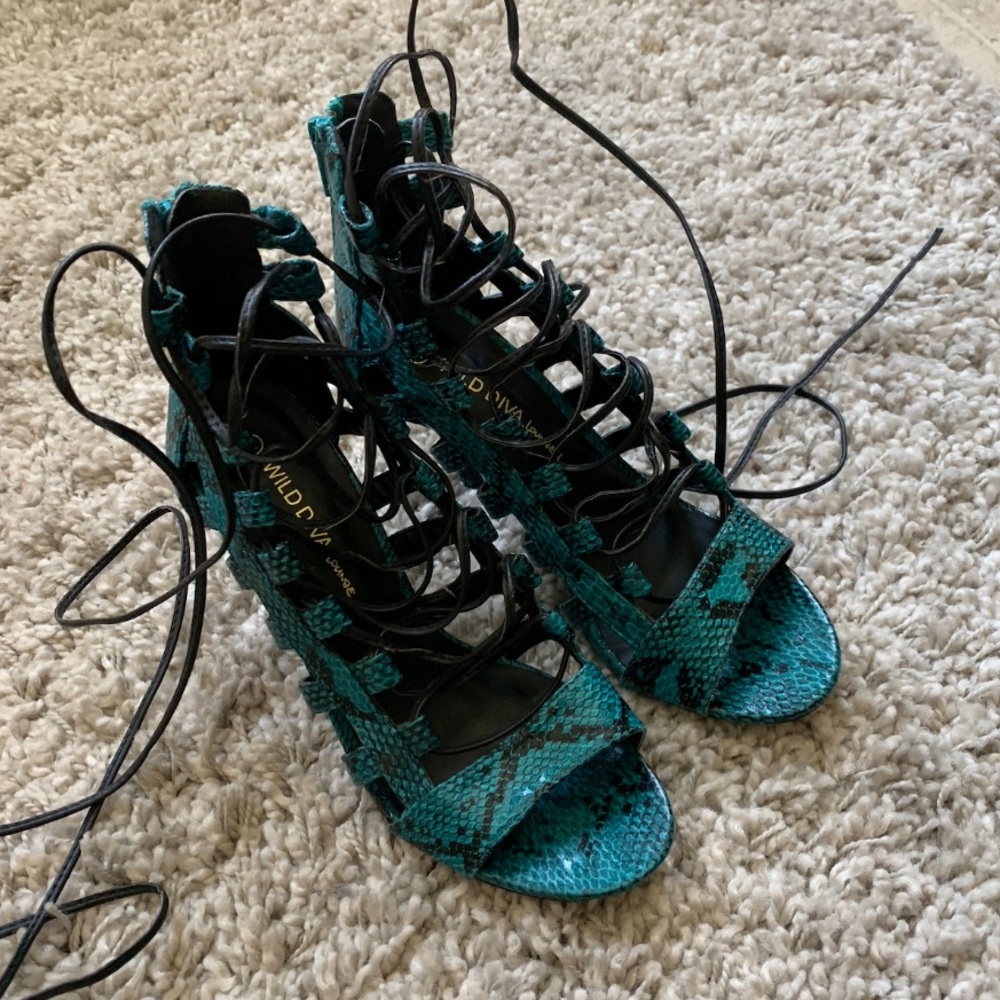 Snake Pattern Lace up barely there Heel